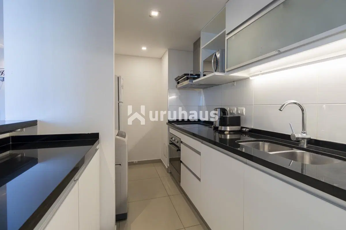 VENTA APARTAMENTO DOS DORMITORIOS PUNTA DEL ESTE EDIFICIO WIND TOWER 5