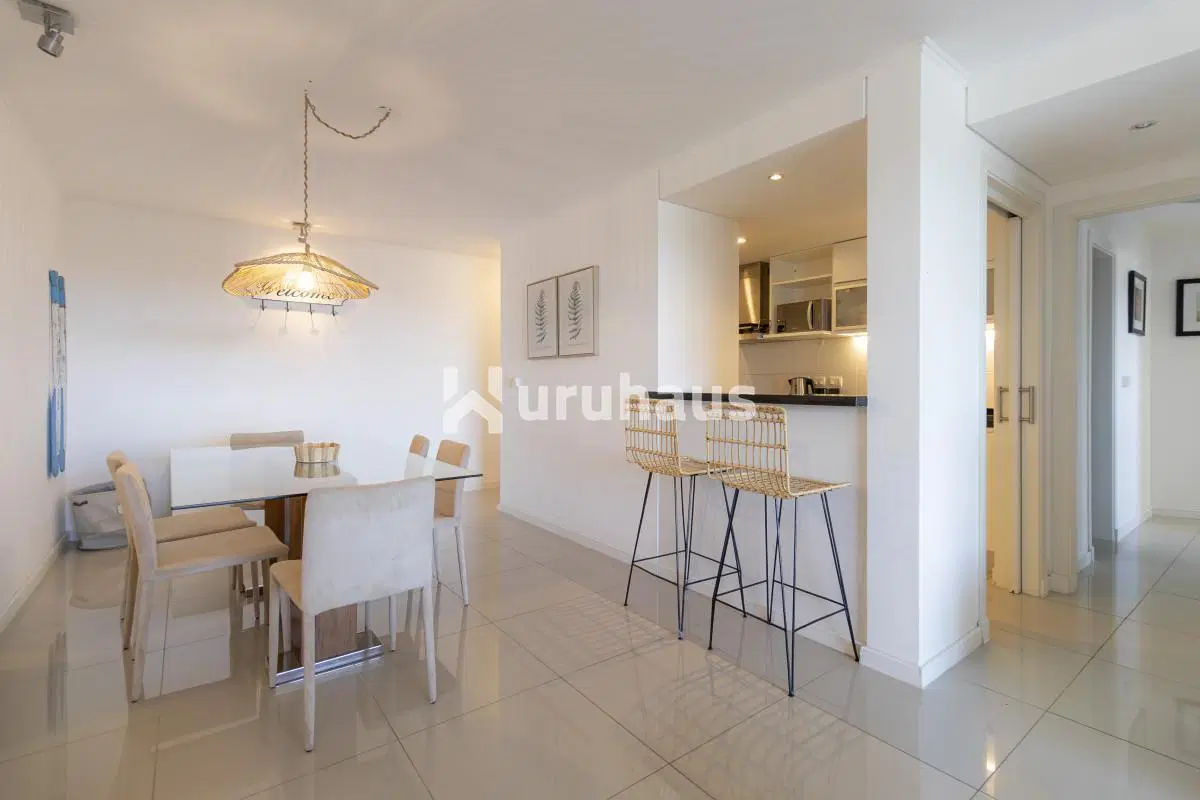 VENTA APARTAMENTO DOS DORMITORIOS PUNTA DEL ESTE EDIFICIO WIND TOWER 1