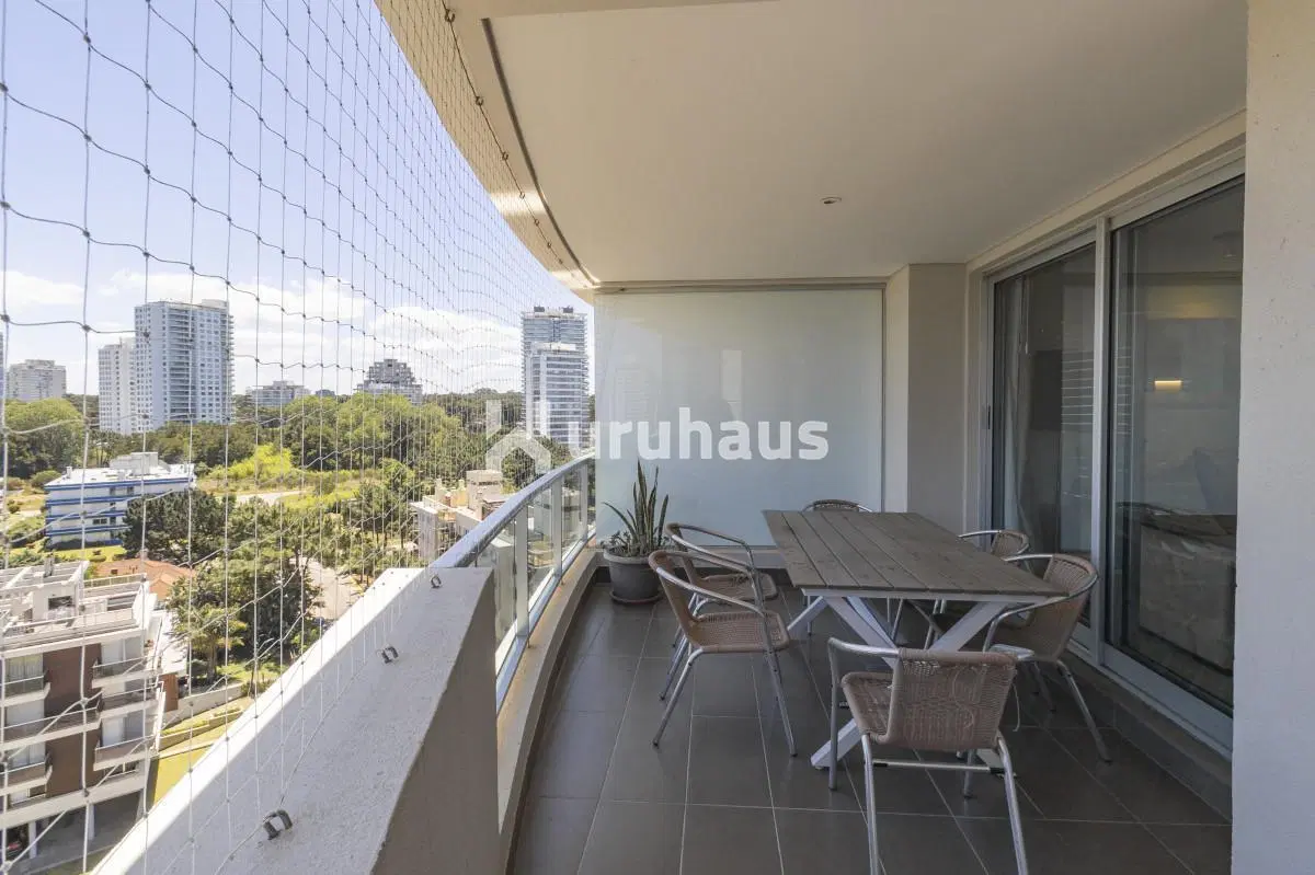 VENTA APARTAMENTO DOS DORMITORIOS PUNTA DEL ESTE EDIFICIO WIND TOWER 3