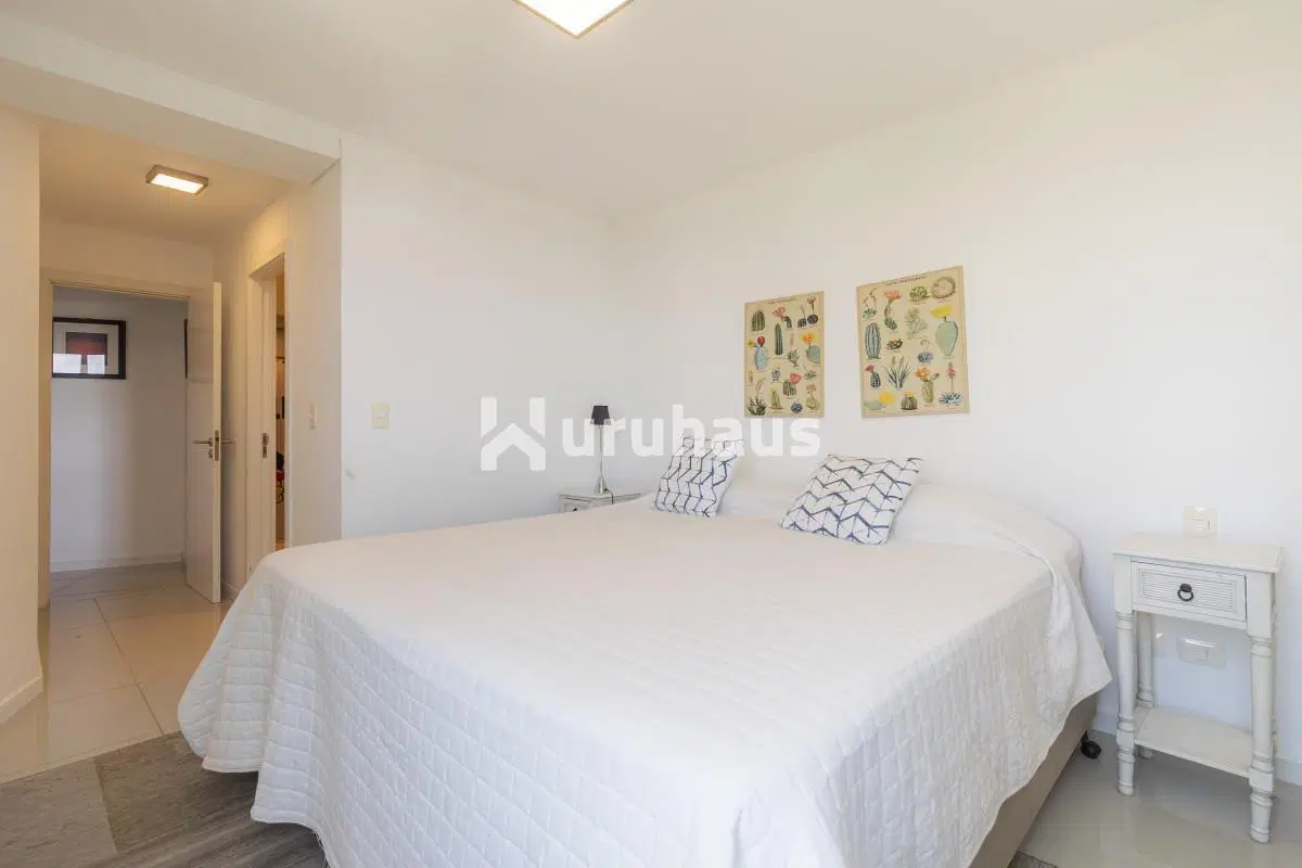 VENTA APARTAMENTO DOS DORMITORIOS PUNTA DEL ESTE EDIFICIO WIND TOWER 4