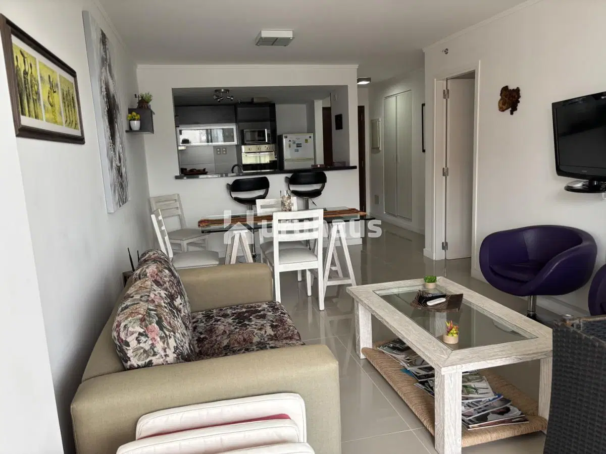 Apartamento venta sobre Av. Chiverta, a pasos del mar 3