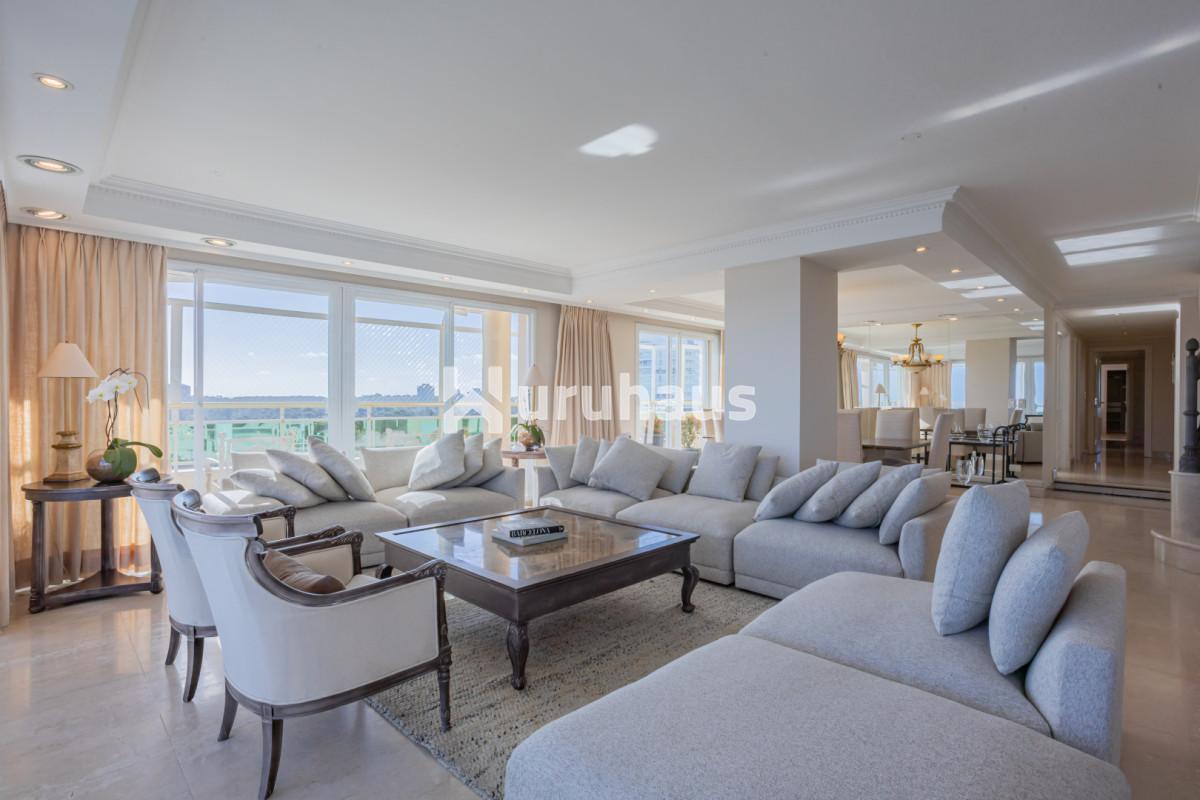Foto de PENTHOUSE EN VENTA PLAYA MANSA 7 DORMITORIOS CORAL TOWER, imagen 4