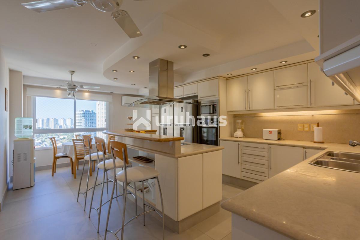 Foto de PENTHOUSE EN VENTA PLAYA MANSA 7 DORMITORIOS CORAL TOWER, imagen 5