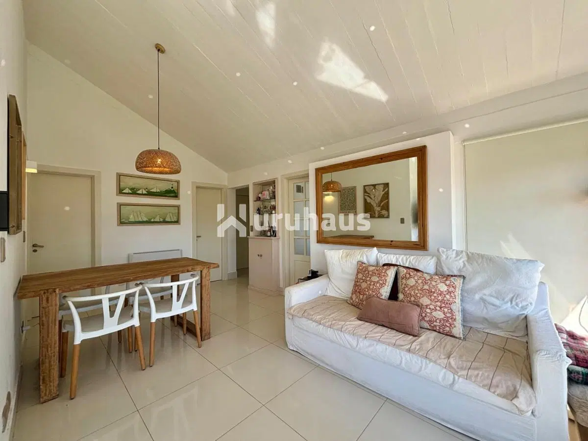 Apartamento en venta de 2 dormitorios en peninsula. 1