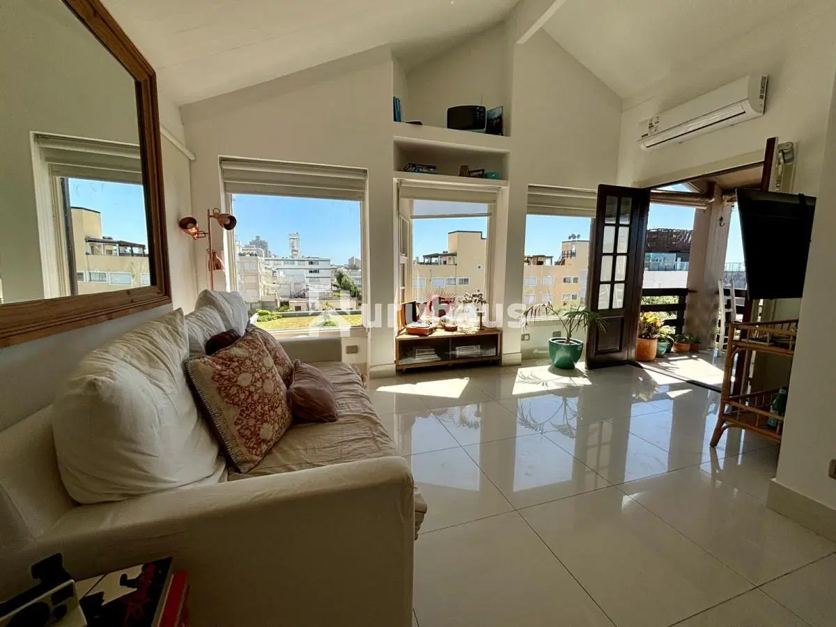 Apartamento en venta de 2 dormitorios en peninsula. 4