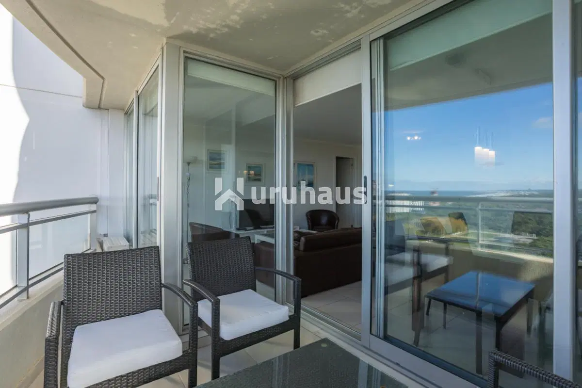 VENTA APARTAMENTO DOS DORMITORIOS PUNTA DEL ESTE EDIFICIO OCEAN DRIVE 4