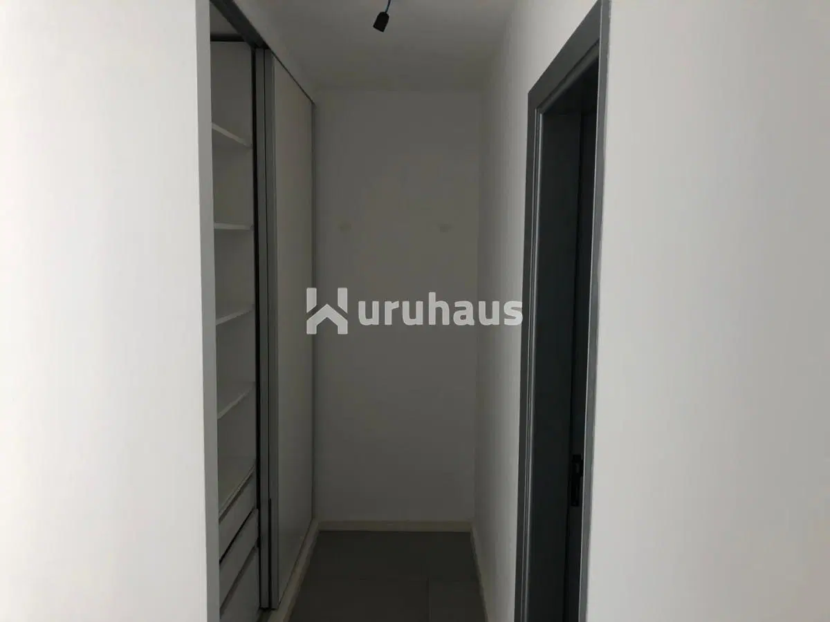 VENTA DEPARTAMENTO 2 DORMITORIOS PARRILLERO PROPIO TORRE FRANCIA 4