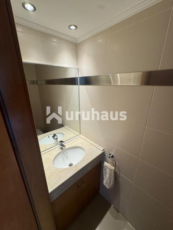 Foto de VENTA DEPARTAMENTO PARRILLERO PROPIO MARIGOT ROOSVELT 4 DORMITORIOS, imagen 2