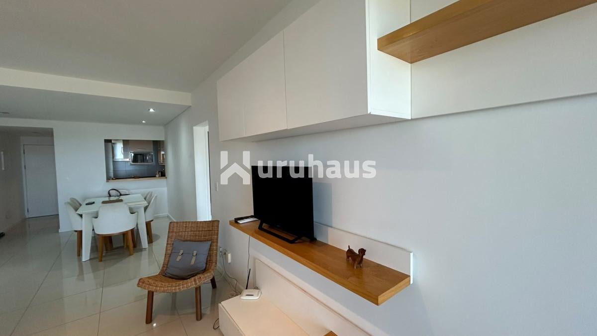 Foto de VENTA DEPARTAMENTO 2 DORMITORIOS PLAYA MANSA PUNTA DEL ESTE, imagen 3