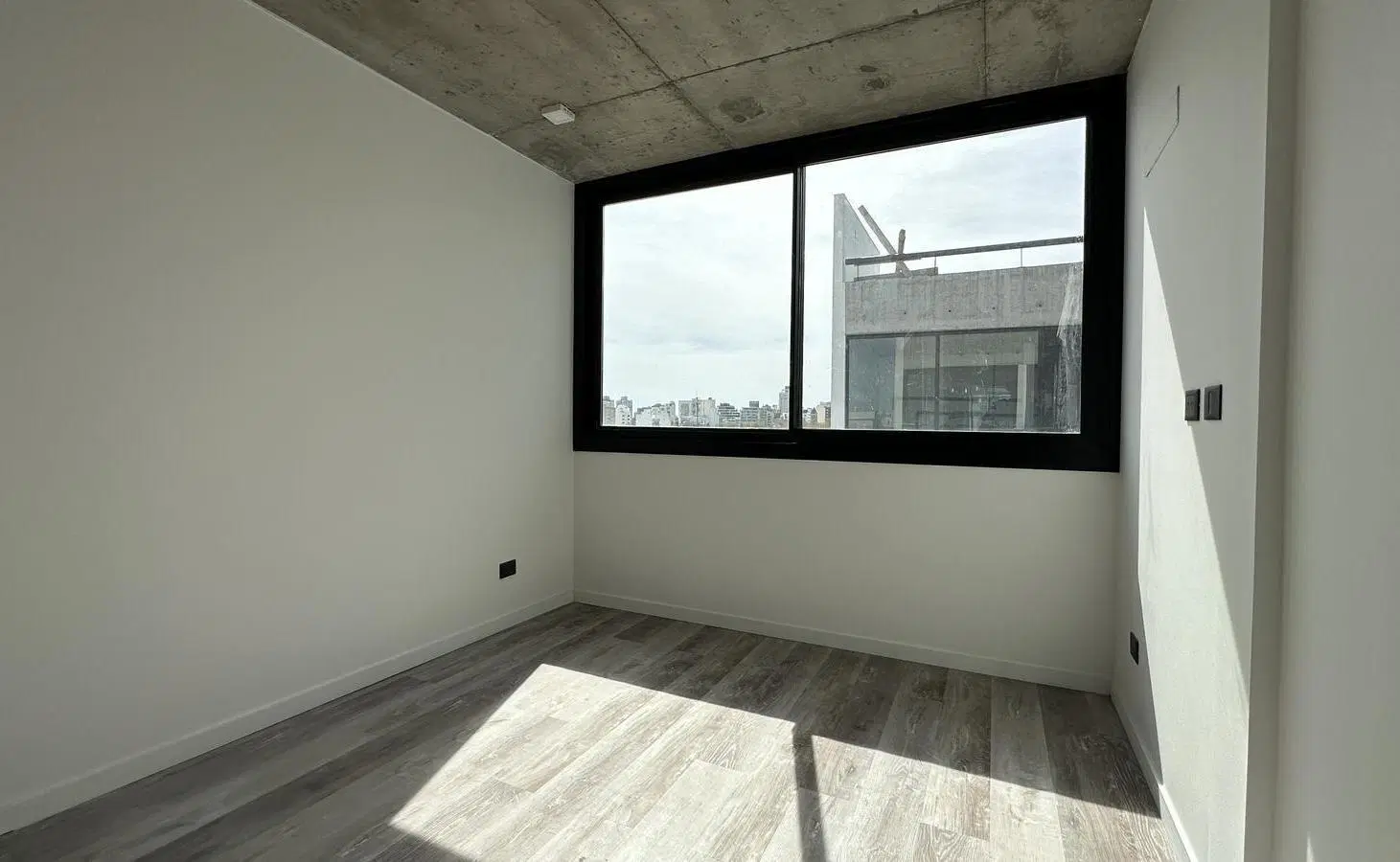 Semipiso Premium 4 ambientes con Cochera, Palier Privado, Vista Abierta y Balcón Terraza | Liniers 5