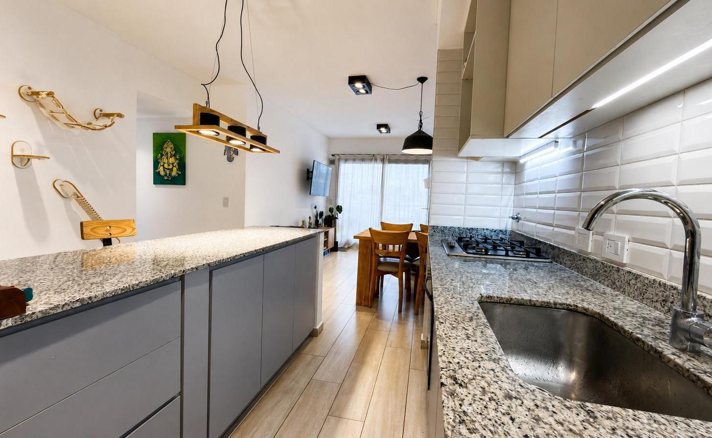 Foto de Devoto: Venta de departamento 3 ambientes al frente con gran balcon y, imagen 4