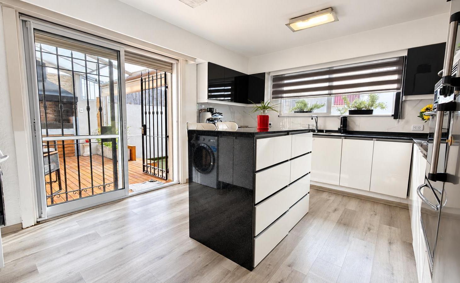Foto de Villa Luro: Venta PH 4 amb entrada independiente, cochera, terraza y, imagen 2