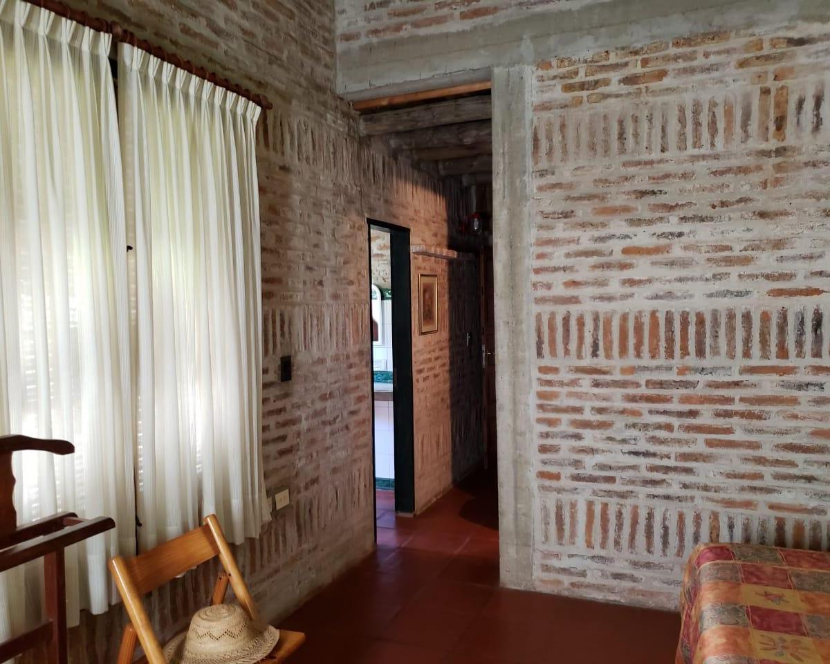 Casco Sobre 2 Has con Casa de 350 m² Cubiertos con 5 Dorm., Pileta 4