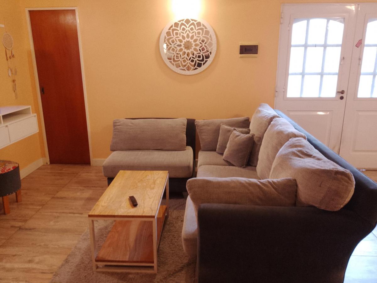 Casa de 4 Amb con Galpon de 91 m² Fondo Quincho Pileta 2