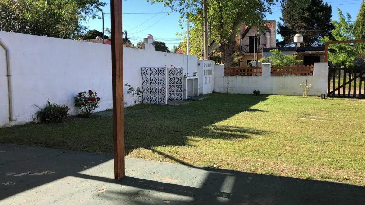 A 300 M DEL MAR 4 DUPLEX DE 3 AMB 53 M2 CUBIERTOS CADA UNO VENTA EN BLOCK , SOBRE LOTE 15x30 M 3