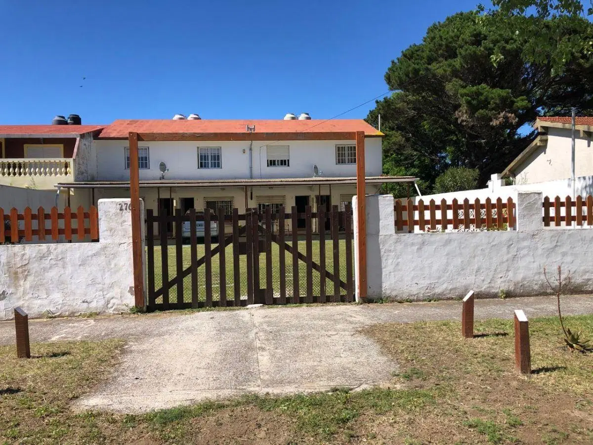 A 300 M DEL MAR 4 DUPLEX DE 3 AMB 53 M2 CUBIERTOS CADA UNO VENTA EN BLOCK , SOBRE LOTE 15x30 M 1