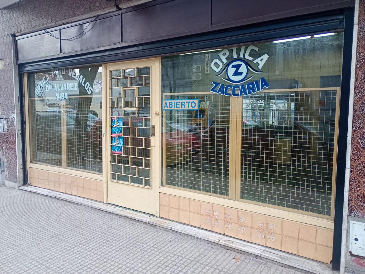 Foto de LOCAL 34 m2 con baño y cocina SIN EXPENSAS mide 6.20 m de frente por, imagen 1