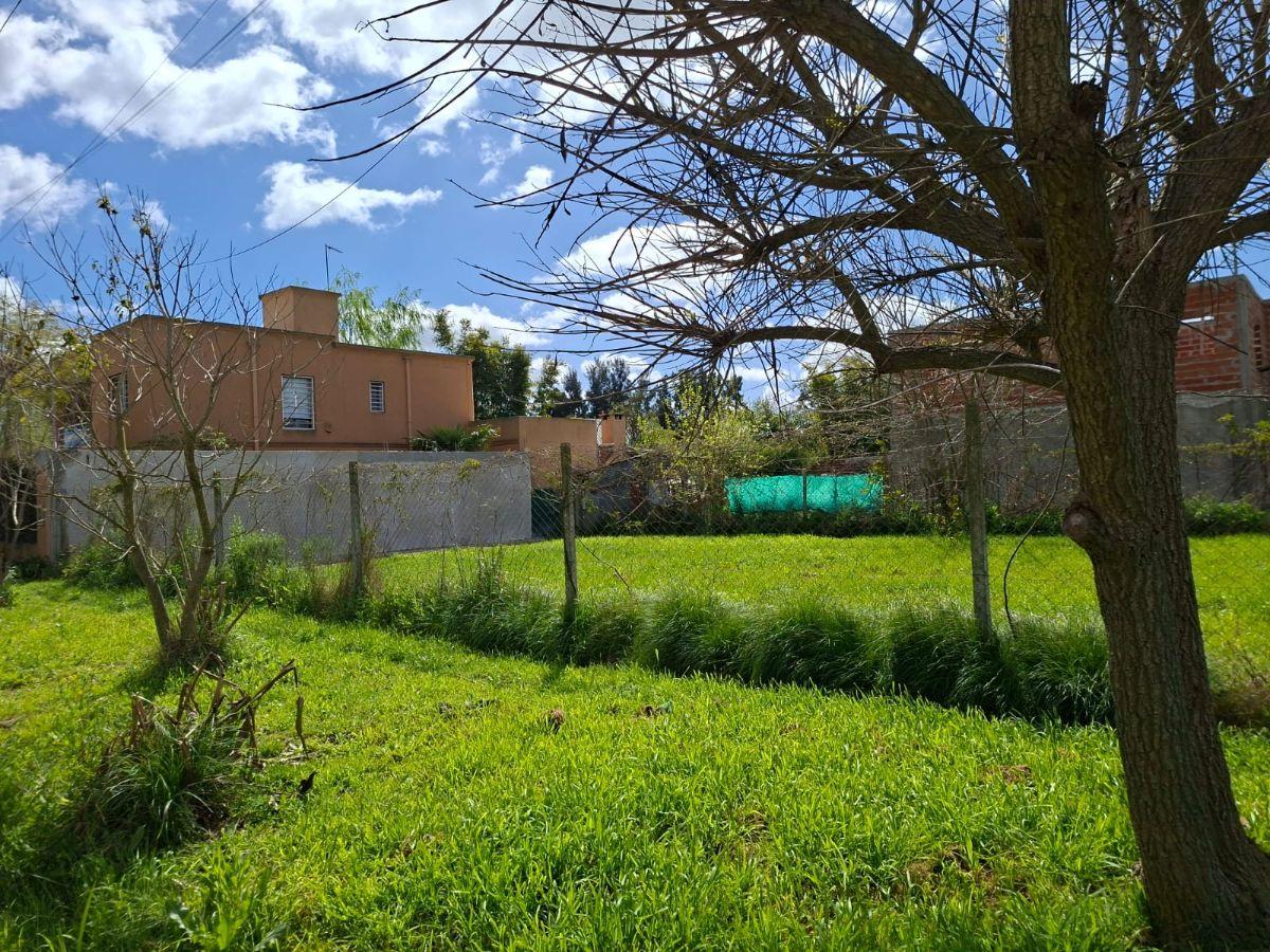 Foto de Terreno en esquina 15 x 25 m frente a una plaza, Colegio y Club de, imagen 1