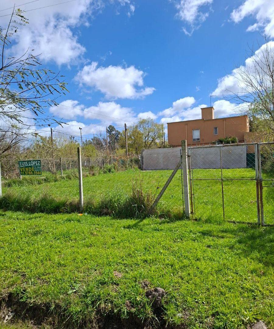 Foto de Terreno en esquina 15 x 25 m frente a una plaza, Colegio y Club de, imagen 4