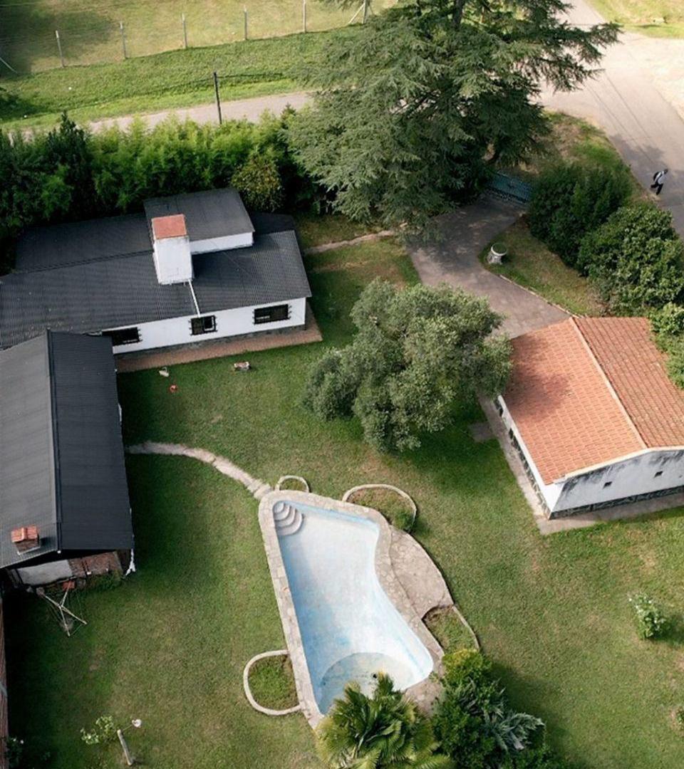 Foto de Chalet 3 amb s/lote 1190 m2 pileta garage 2 autos gran parque con añosa, imagen 1