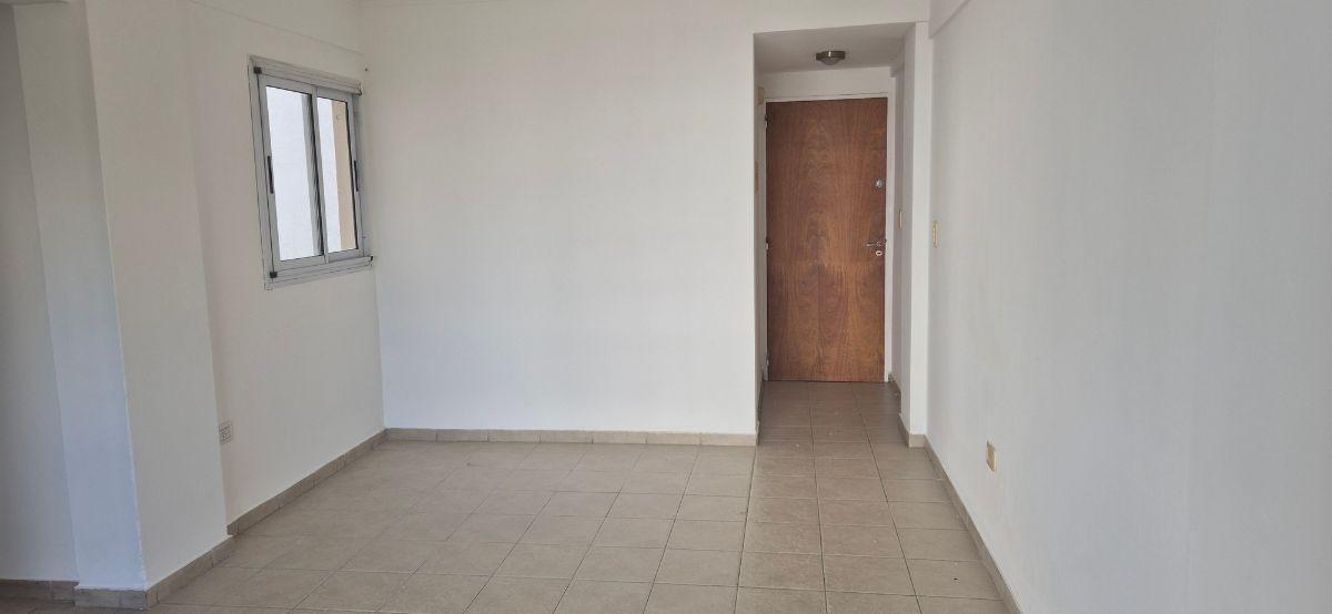 Foto de Depártamento en venta 3 y 61, 2 dormitorio y cochera, imagen 1