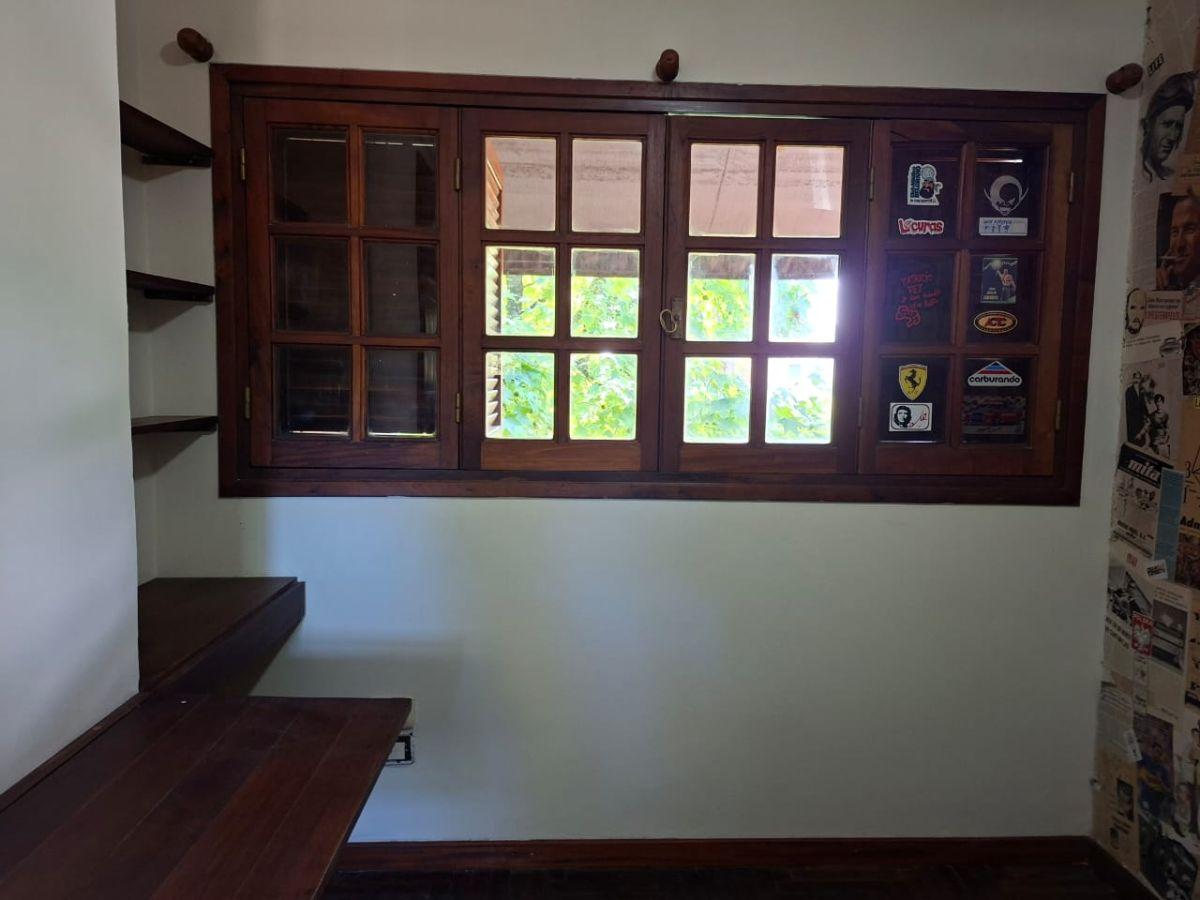 Foto de Chalet con gran parque, pileta y quincho, imagen 4