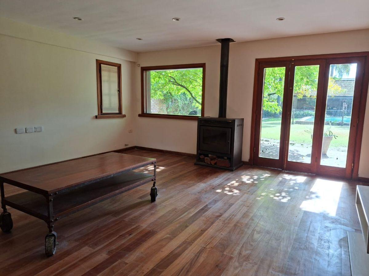Foto de Chalet con gran parque, pileta y quincho, imagen 5