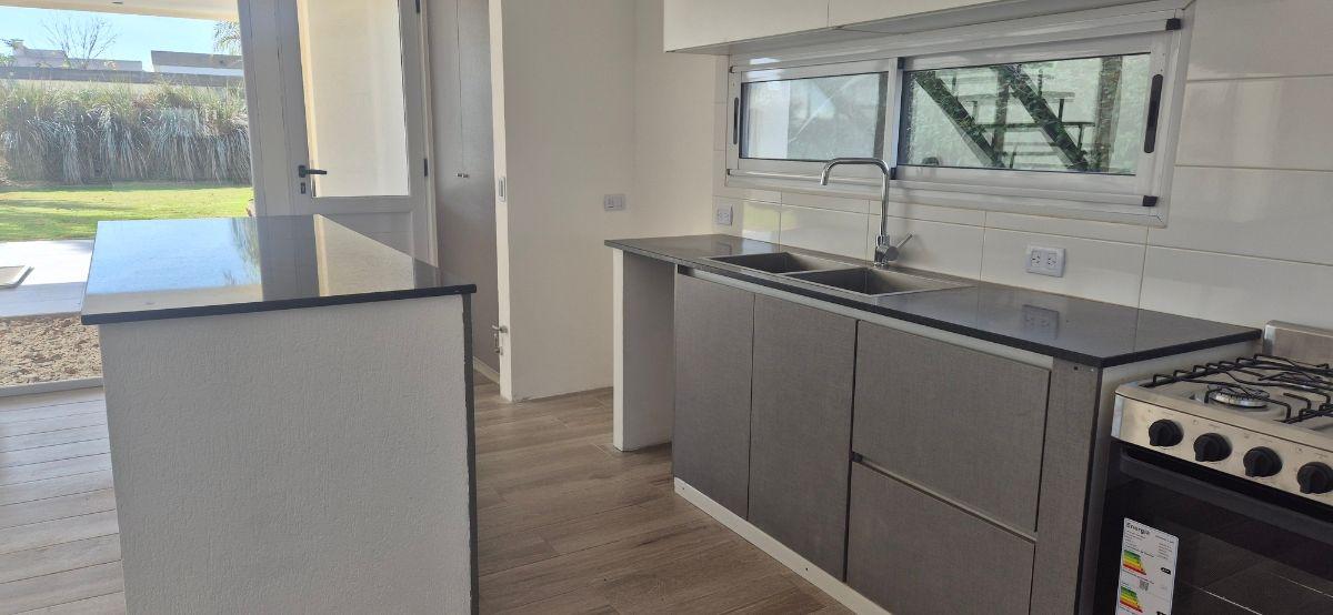 Foto de Excelente Casa de tres dormitorios en El quimilar, imagen 4