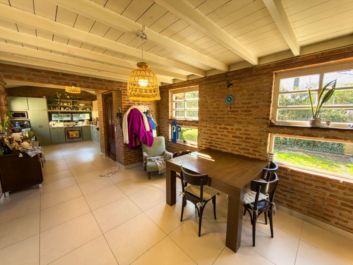 Foto de Excelente casa sobre gran lote de 740 m² en Montemar, imagen 5