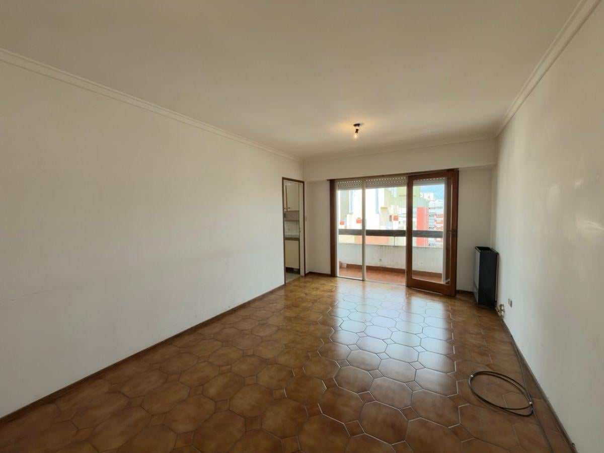 Foto de 3 Ambientes con Cochera | Piso 10 | Doble Balcón | Plaza Colón, imagen 1