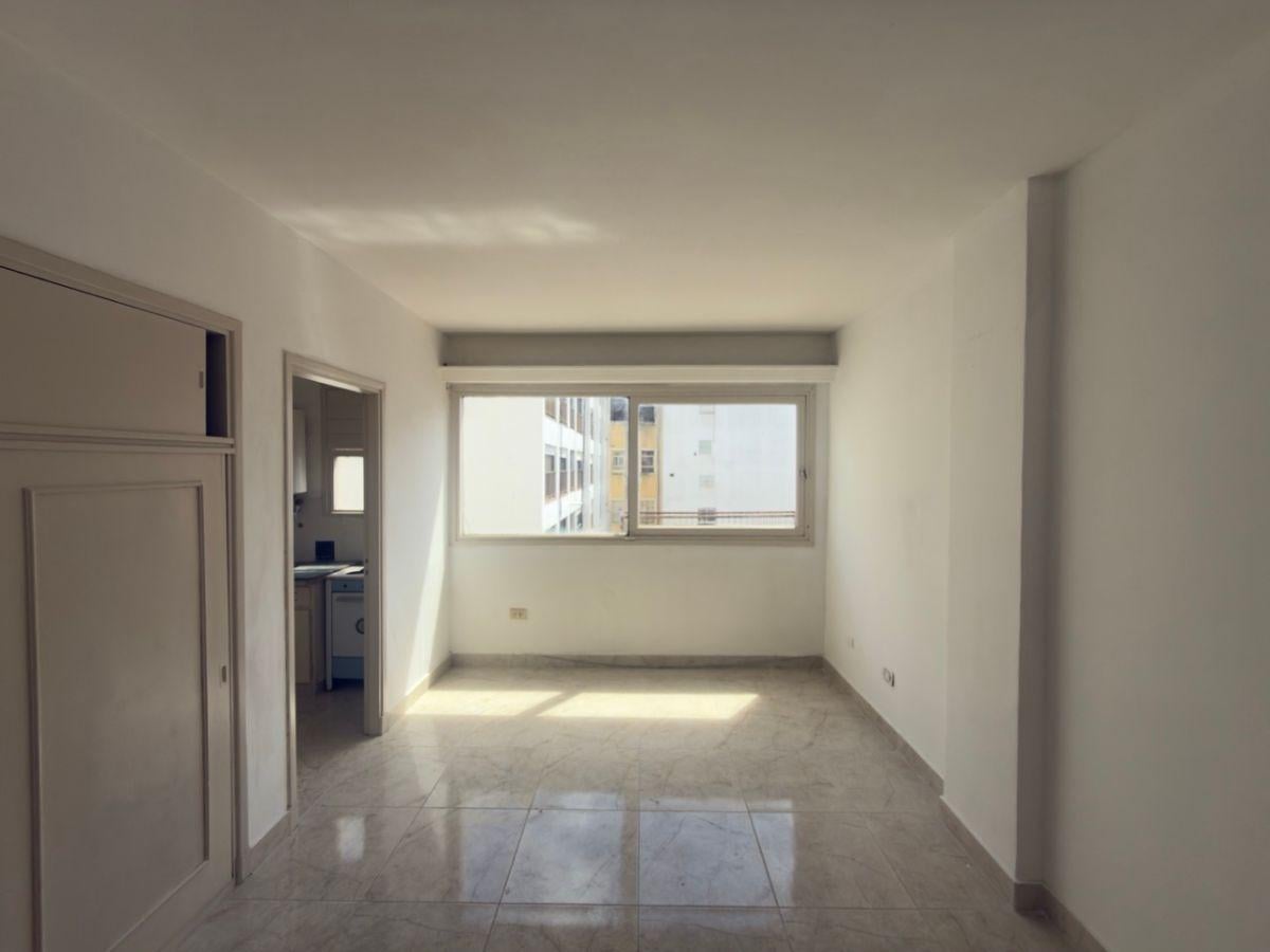 Foto de Venta monoambiente luminoso con cocina separada en zona Paseo Aldrey, imagen 2