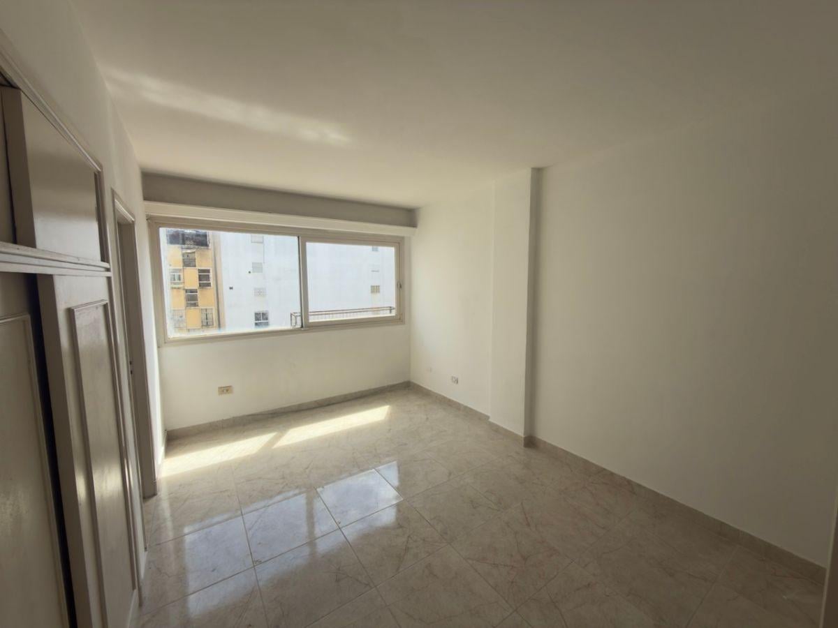 Foto de Venta monoambiente luminoso con cocina separada en zona Paseo Aldrey, imagen 1
