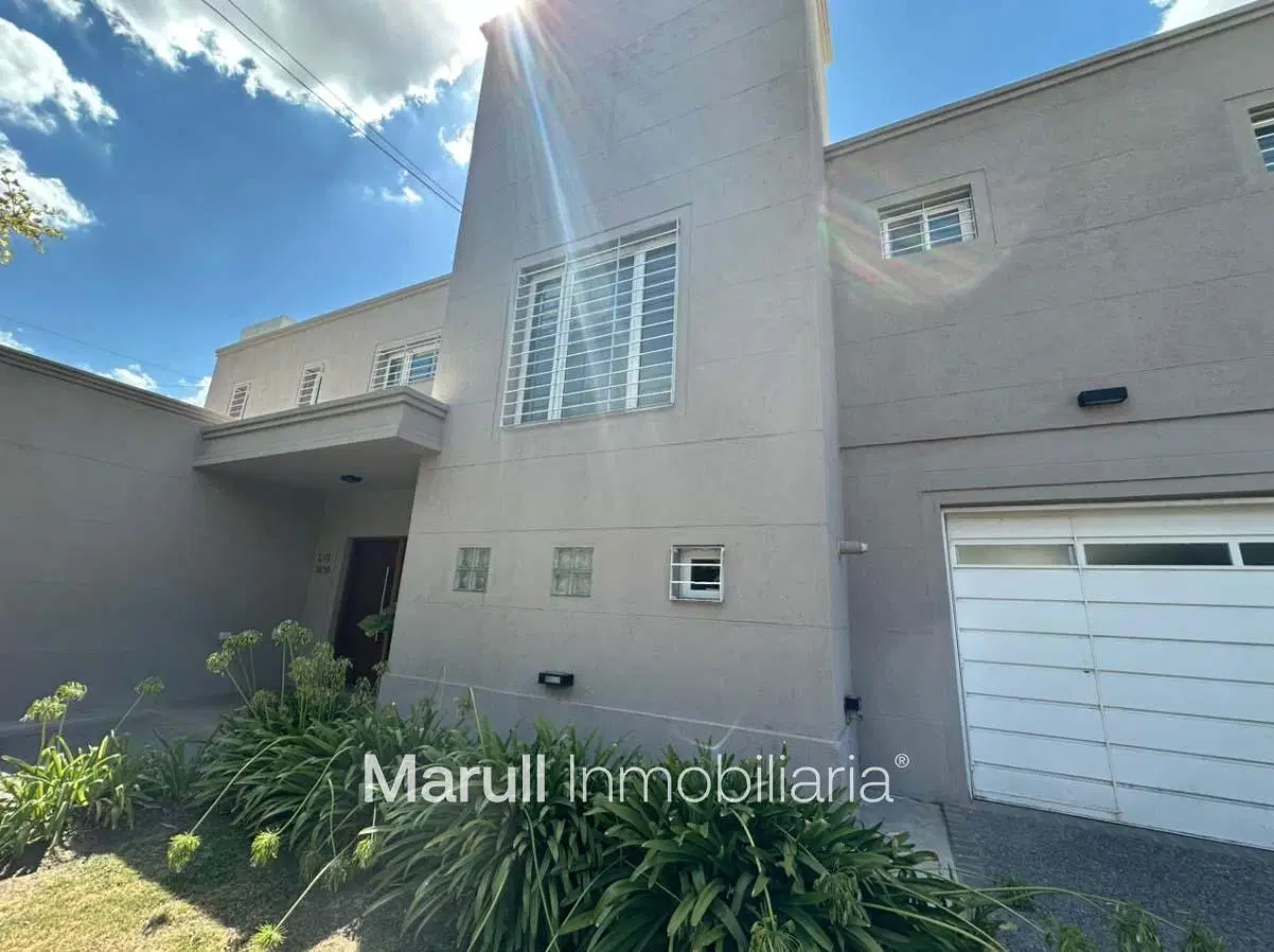 Venta Casa 4 dormitorios con piscina en Tejas del sur impecable 5