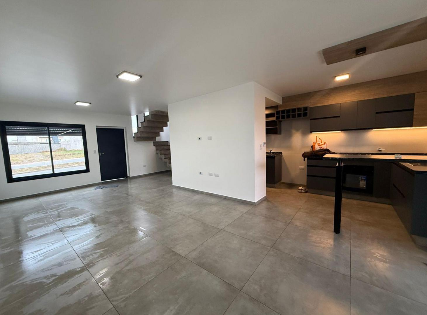 Duplex categoria venta docta amplio 2 dormitorios escritorio