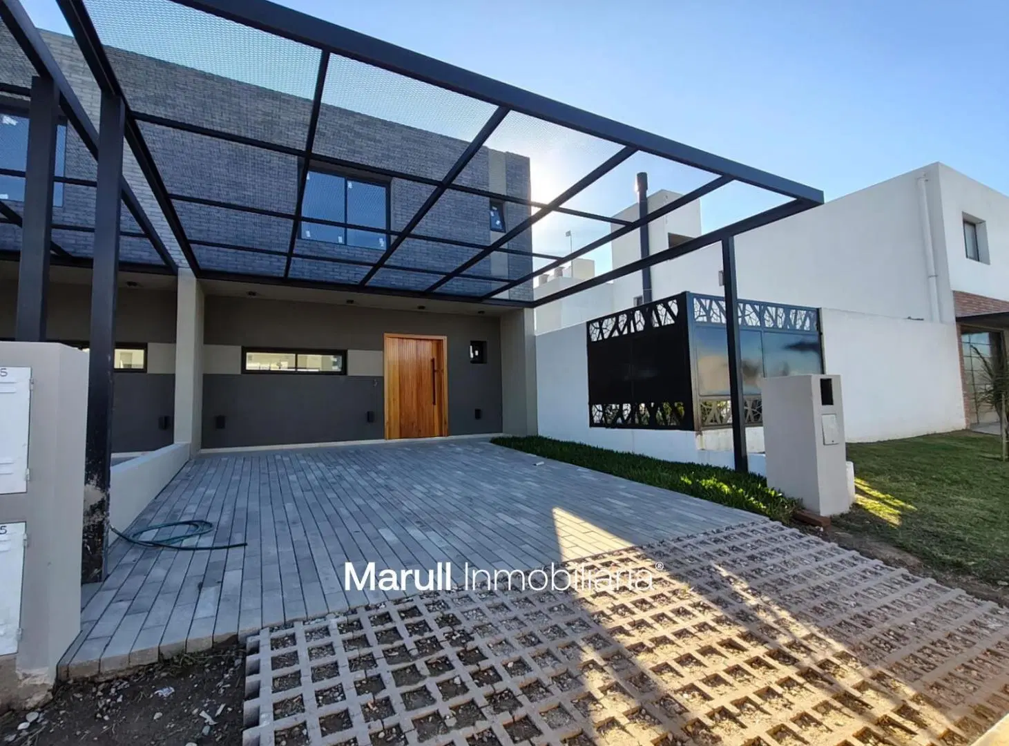 Duplex 3 dormitorios y Pileta en Quebradas de Manantiales 1