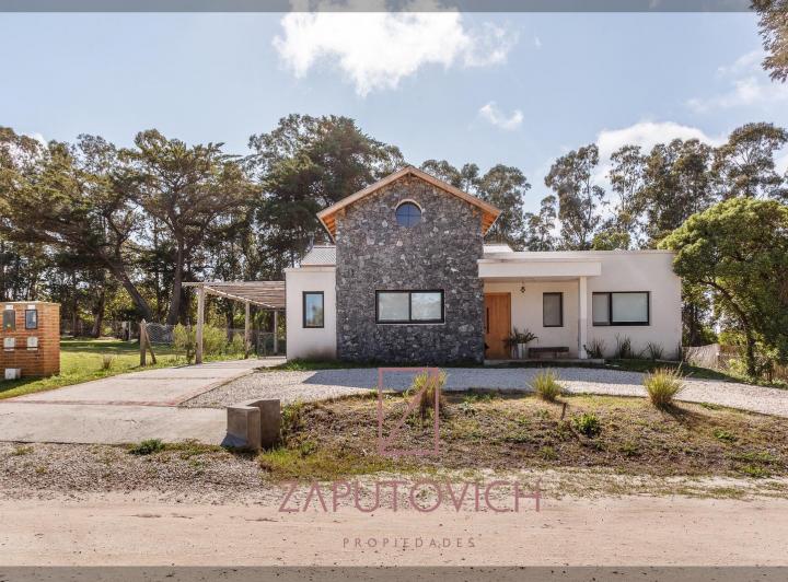 Casa en Alquiler Temporario  Barrio Barrancas de San Benito, Chapadmalal. 1