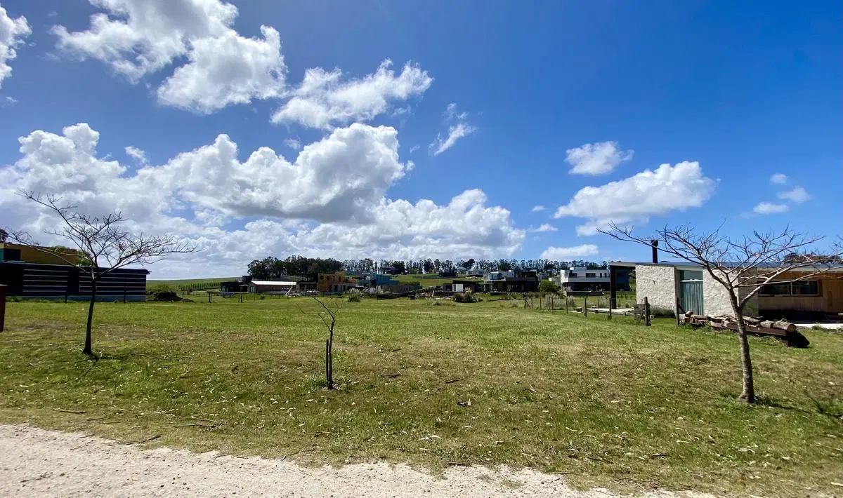 En venta Lote 221, Barrancas de San Benito. 4