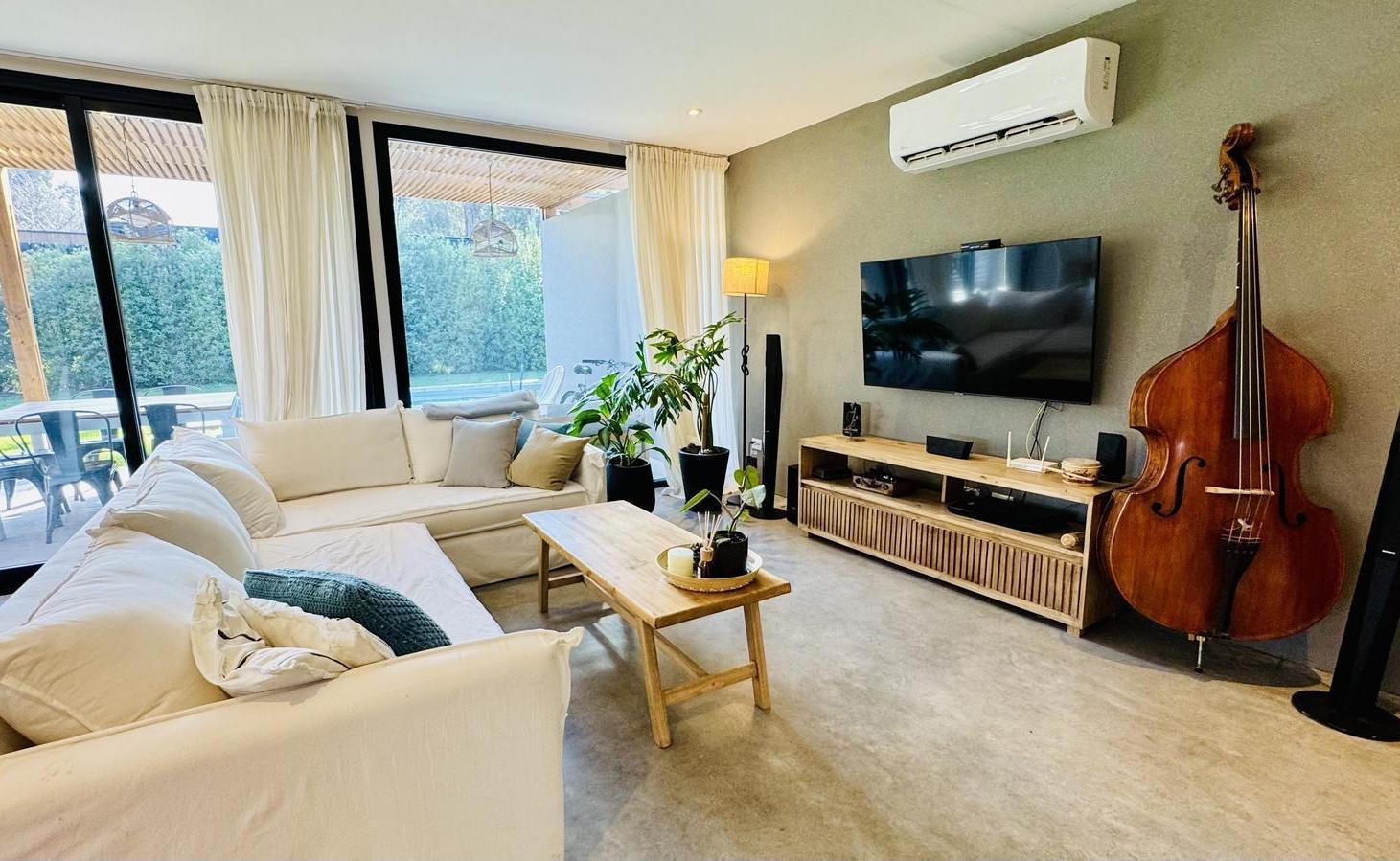 Foto de Casa 3 dormitorios con pileta — Lote 857 m² — Barrancas de San Benito, imagen 2