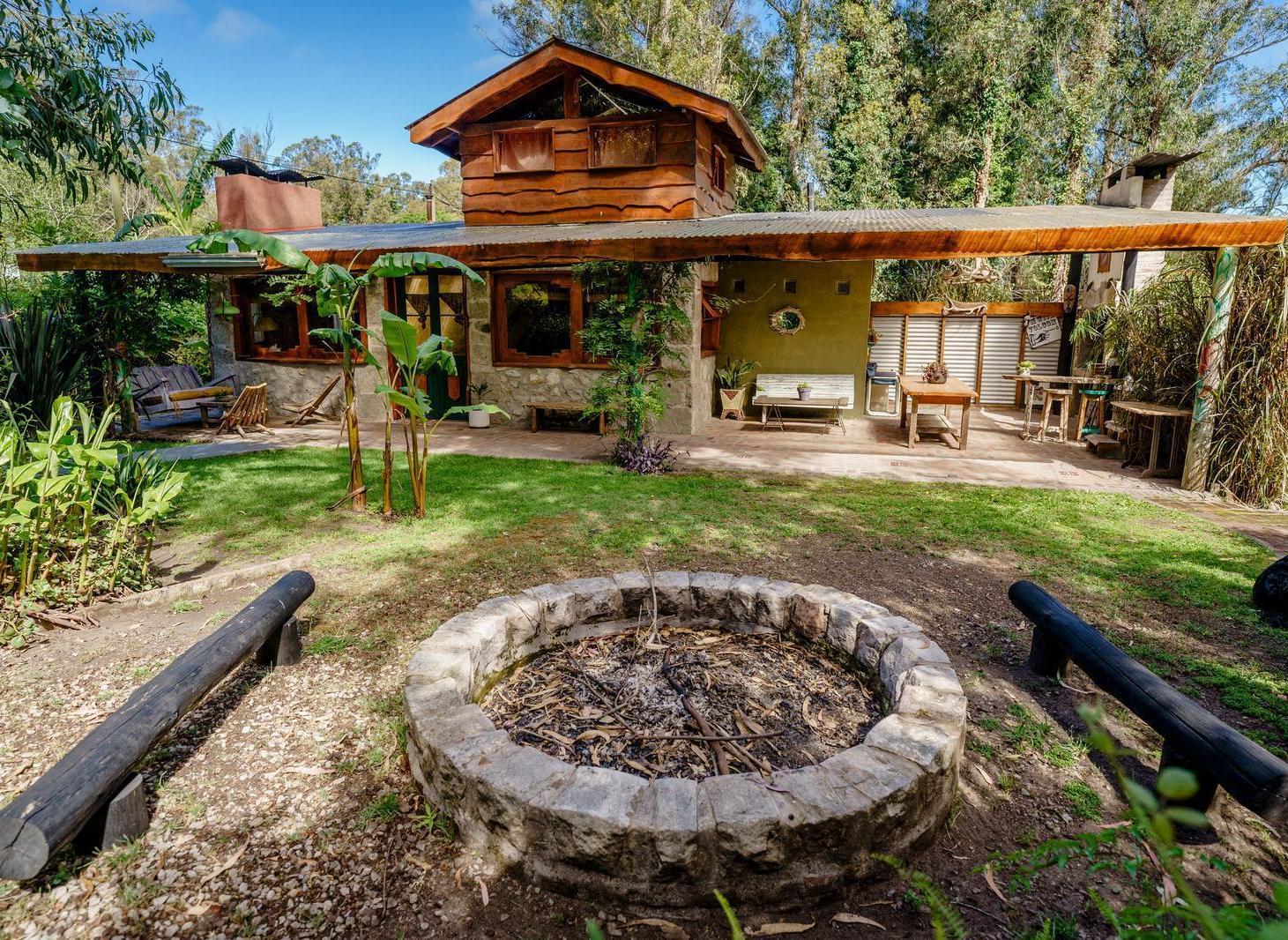 Foto de Cabaña en lote de 498 m² en entorno de bosque, Mar del Plata. Alquiler, imagen 3