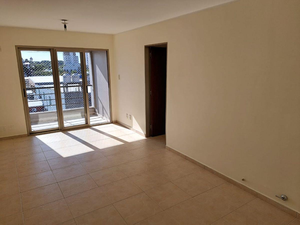 Foto de 1 de Mayo 2035 / Departamento de buenas dimensiones de 1 dormitorio /, imagen 1