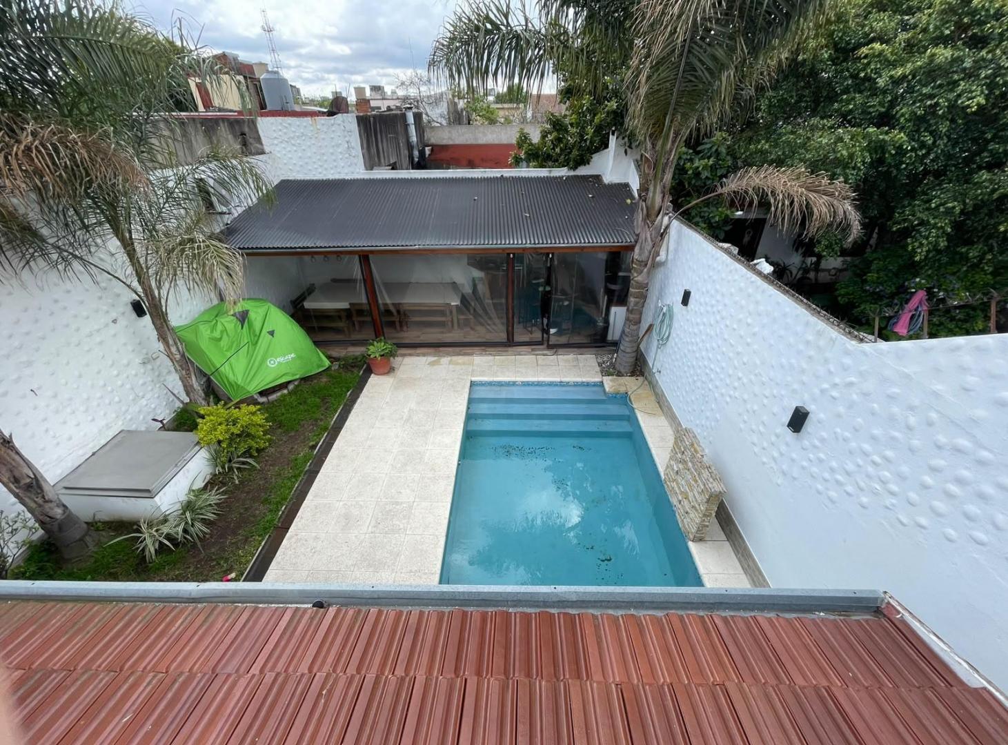 Foto de Casa 6 ambientes con Pileta y Quincho en Mataderos, imagen 5