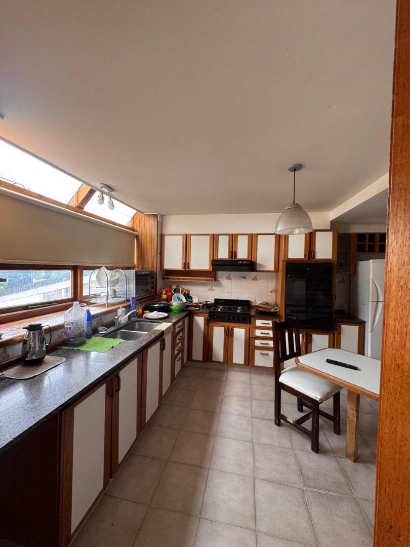 Foto de Amplia casa de diseño en Barrio Residencial, imagen 4