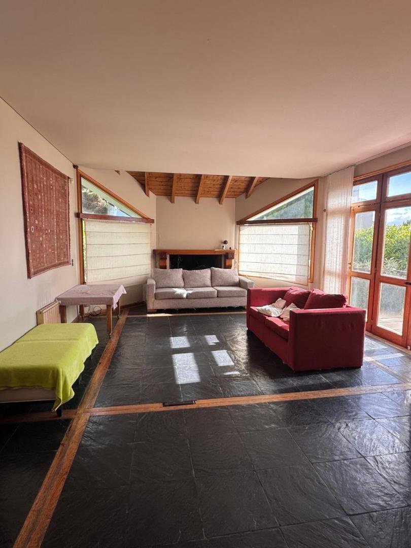 Foto de Amplia casa de diseño en Barrio Residencial, imagen 5