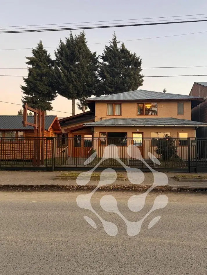 Lote amplio con departamento y oficinas para desarrollo 3