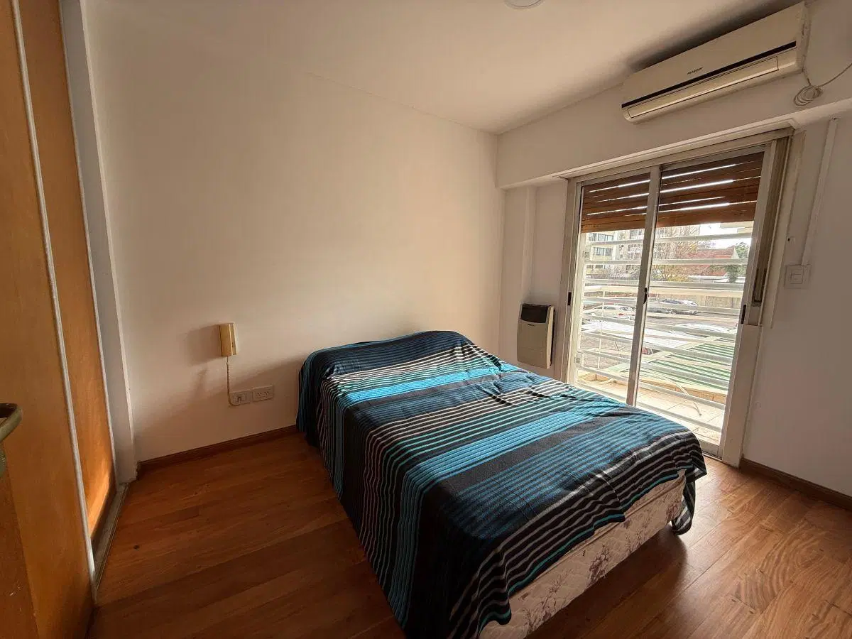 Departamento con 2 dormitorios en venta en La Plata 3