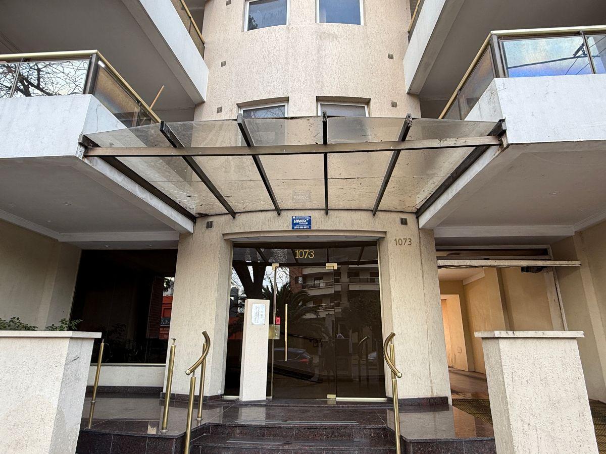Departamento con 2 dormitorios en venta en La Plata