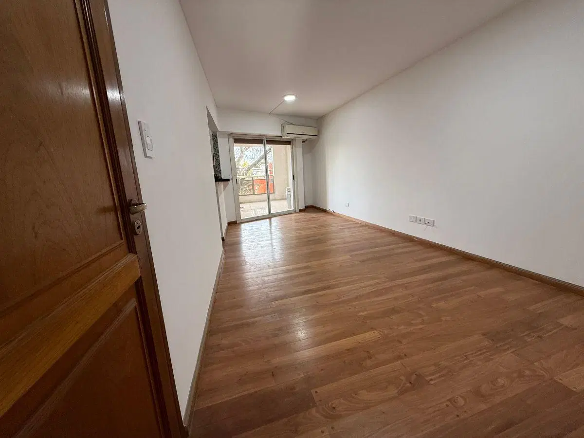 Departamento con 2 dormitorios en venta en La Plata 4