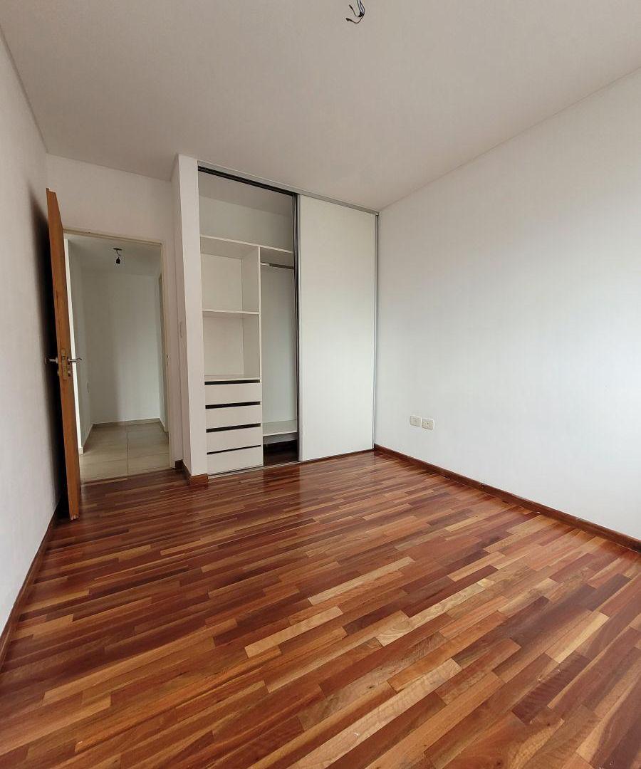 Foto de Departamento de 43 m² con 1 dormitorio en venta en La Plata, imagen 2