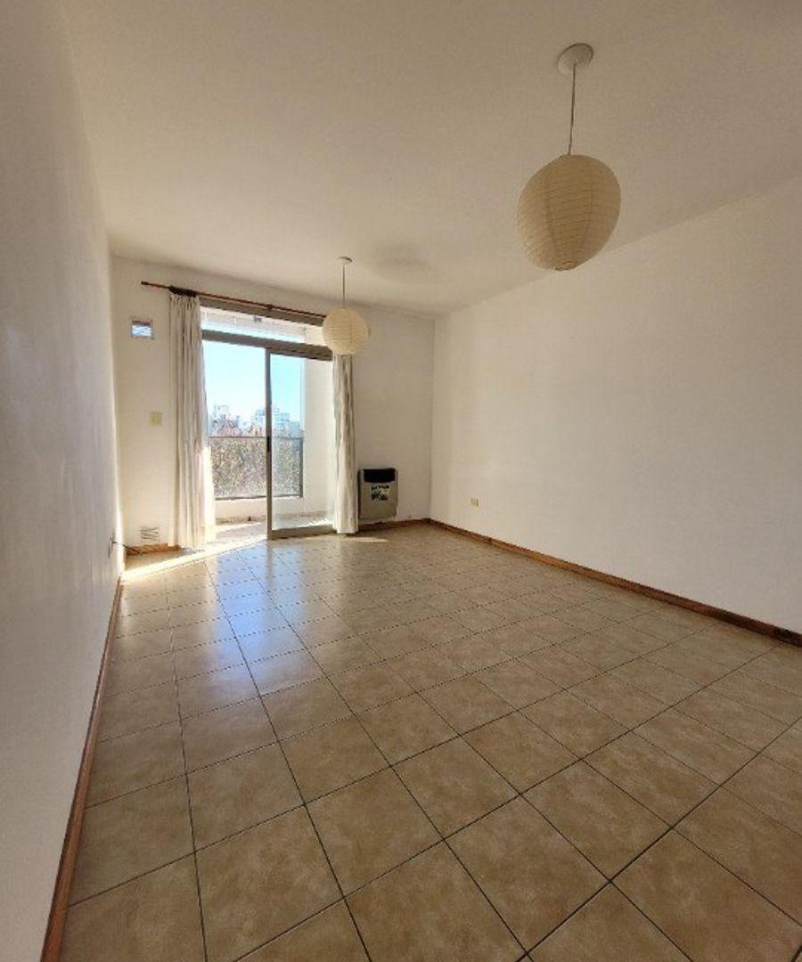 Foto de Departamento de 55 m² con 1 dormitorio en alquiler en La Plata, imagen 1