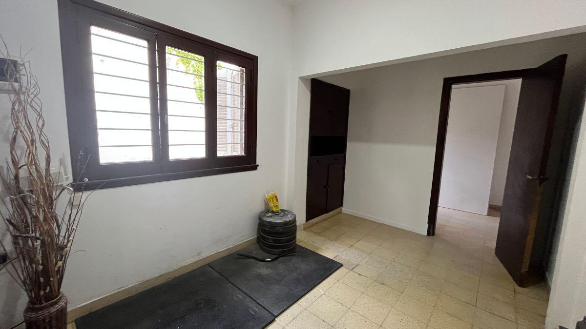 Foto de Casa de 277 m² con 2 dormitorios en alquiler en Manuel B Gonnet, imagen 3